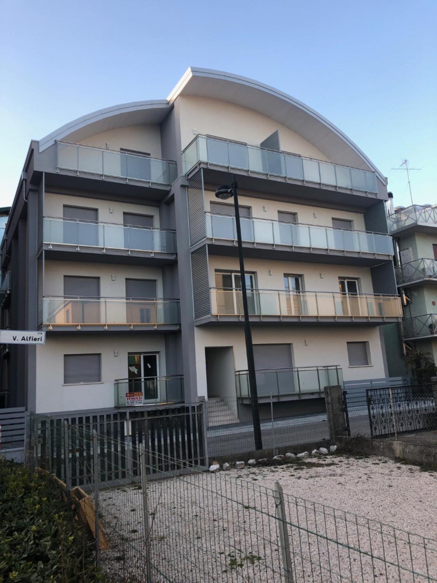 New Alfieri - Agenzia Cocal Appartement Caorle Buitenkant foto